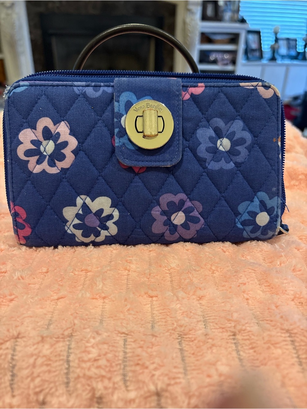 Vera Bradley Ellie flowers turn lock wallet